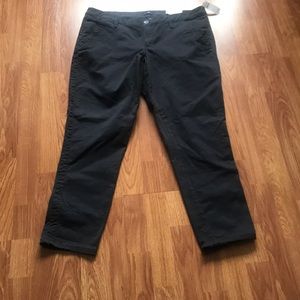 Women’s gap khakis